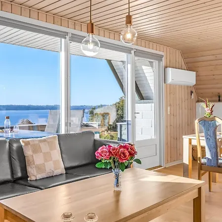 Elisabete - 600m From The Sea By Interhome